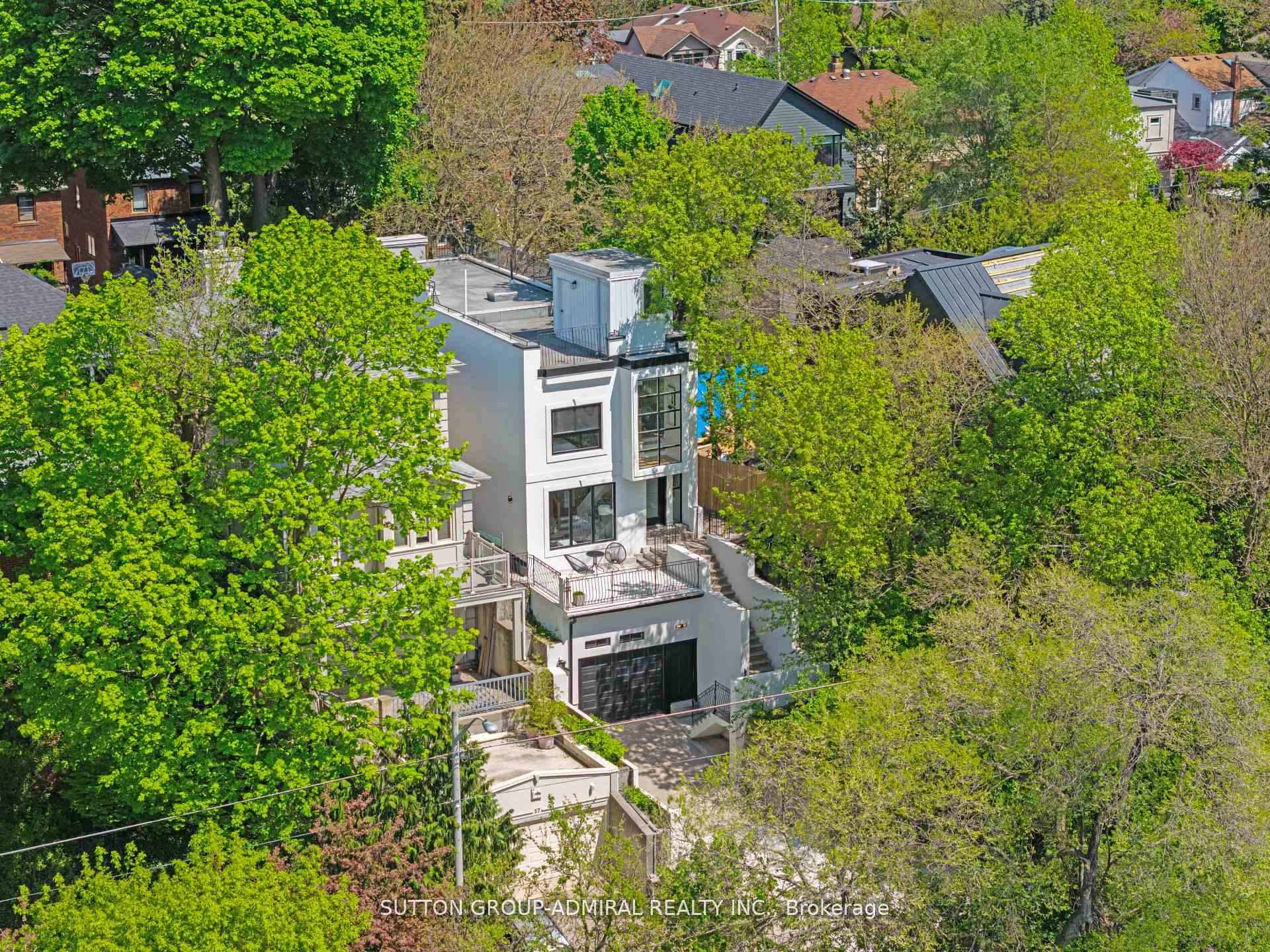 Photo 2 of 35 Beechwood Drive, Toronto, Broadview North — HOMEH