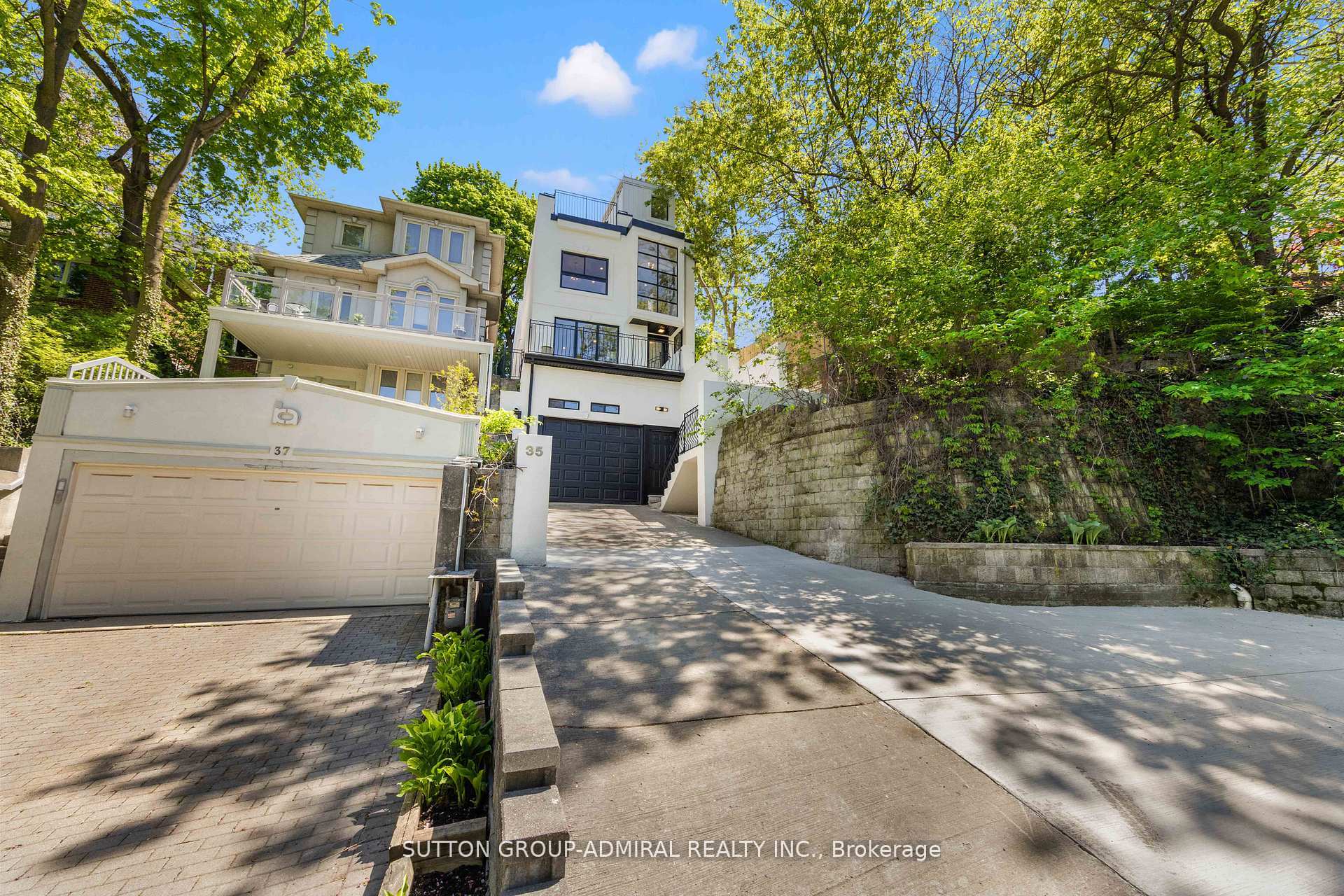Photo 3 of 35 Beechwood Drive, Toronto, Broadview North — HOMEH