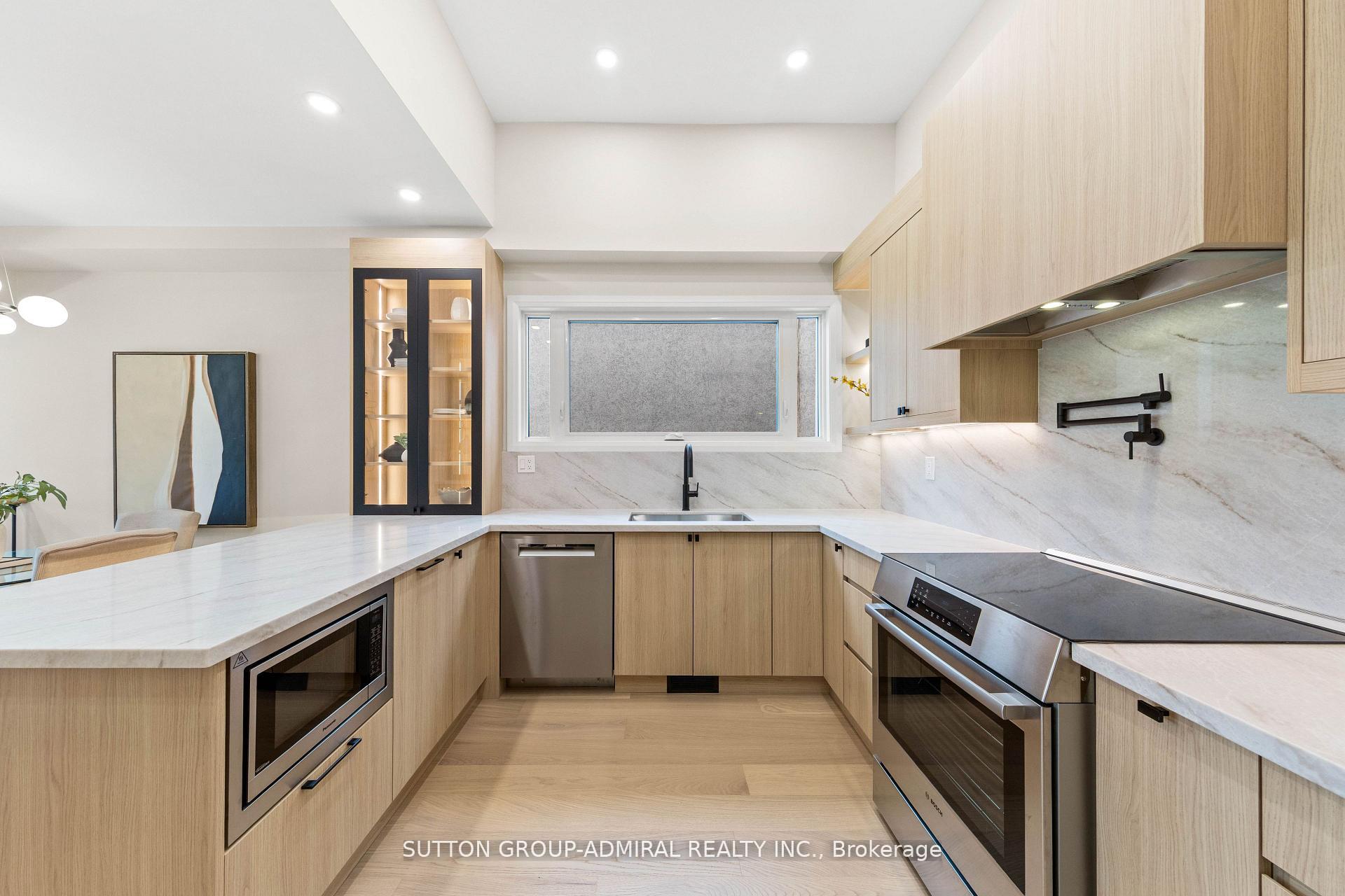 Photo 17 of 35 Beechwood Drive, Toronto, Broadview North — HOMEH