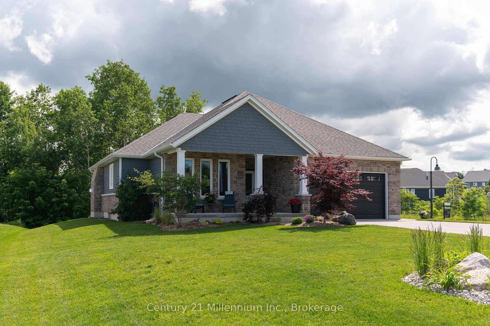 Photo 2 of 401 Algoma Crescent, Georgian Bluffs — HOMEH