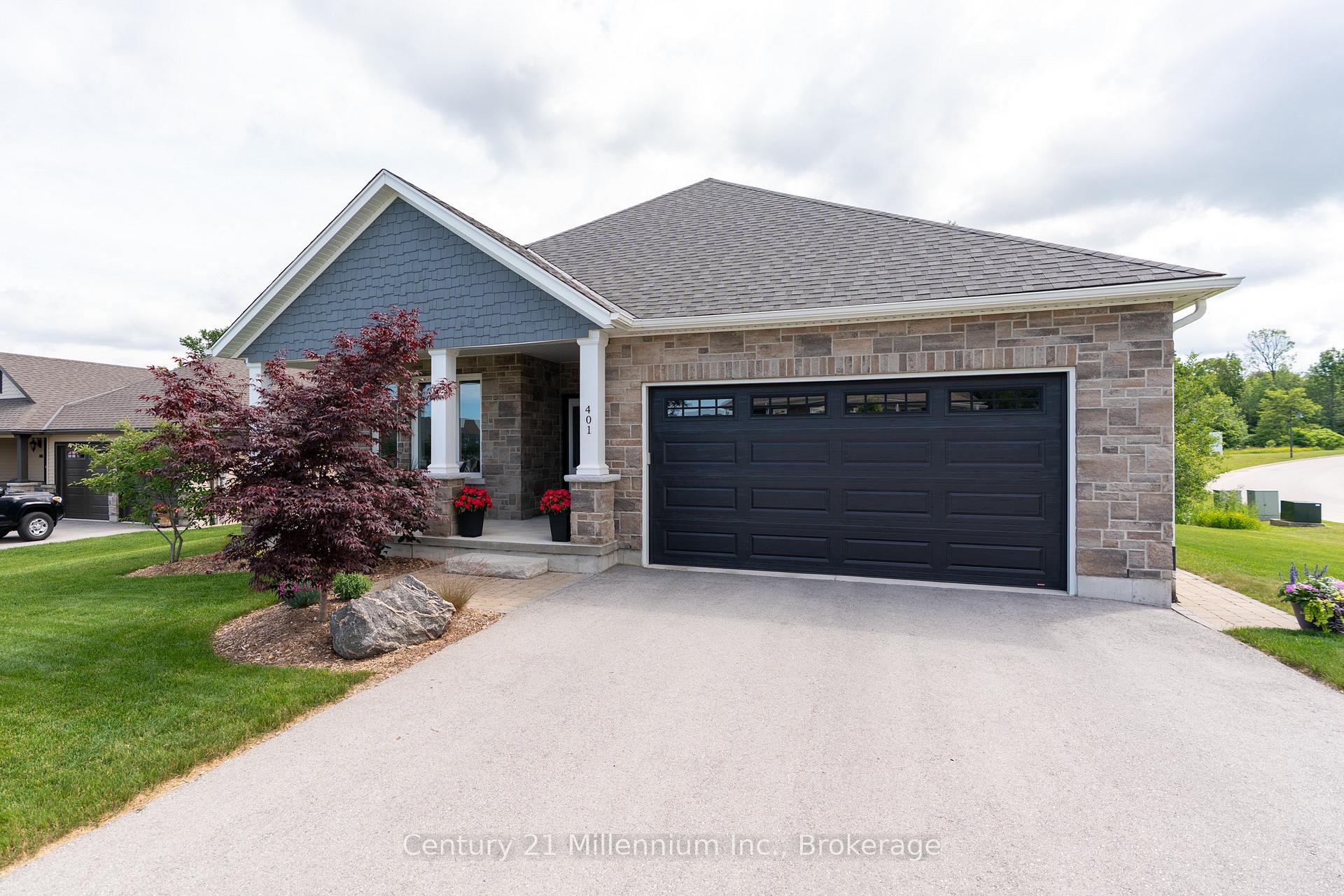 Photo 3 of 401 Algoma Crescent, Georgian Bluffs — HOMEH