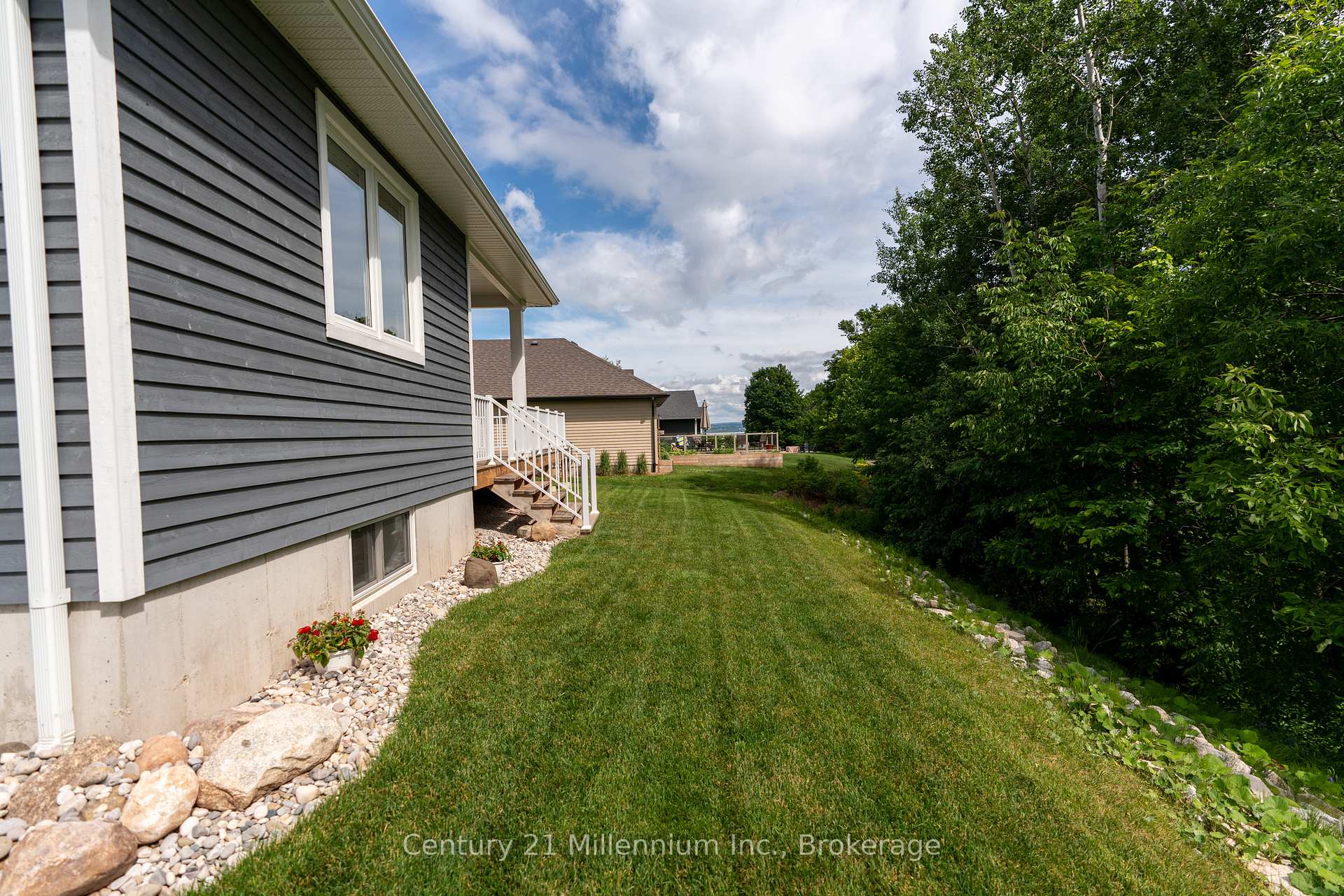 Photo 45 of 401 Algoma Crescent, Georgian Bluffs — HOMEH