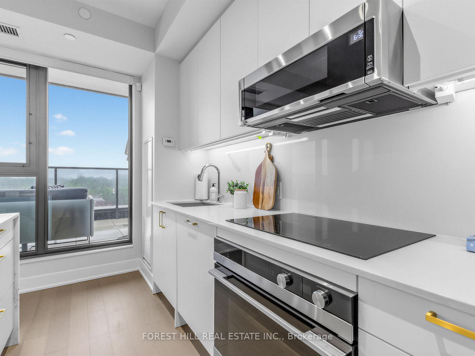 Photo 6 of Unit 810, 250 Lawrence Avenue W, Toronto, Lawrence Park North — HOMEH