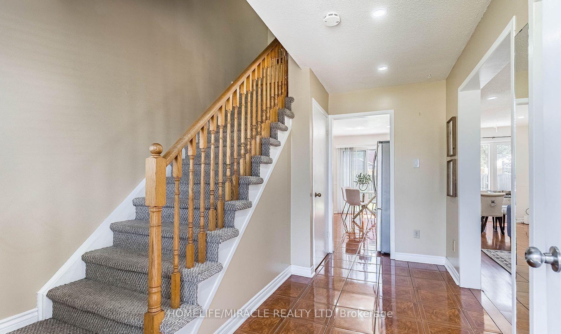 Photo 2 of 21 Tralee Street, Brampton, Heart Lake West — HOMEH