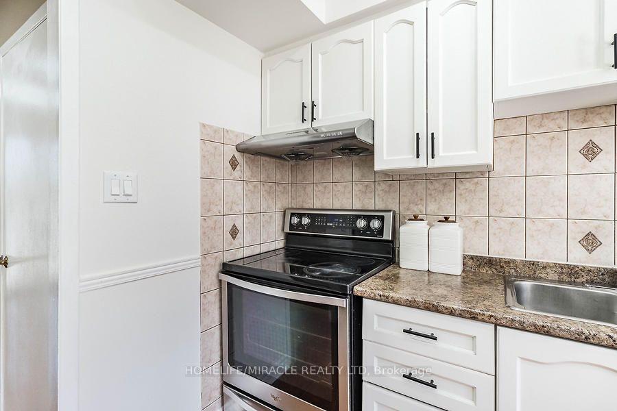 Photo 8 of 21 Tralee Street, Brampton, Heart Lake West — HOMEH