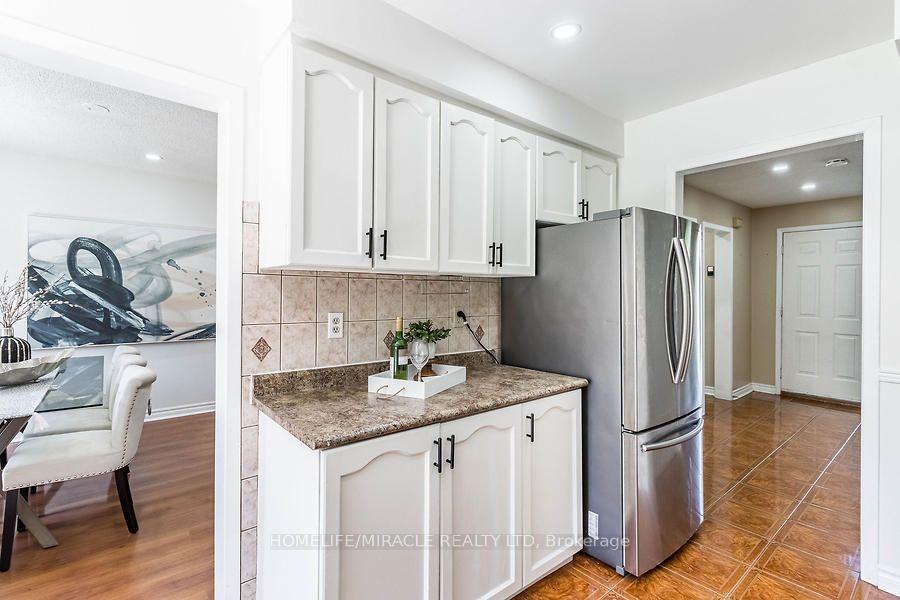 Photo 12 of 21 Tralee Street, Brampton, Heart Lake West — HOMEH