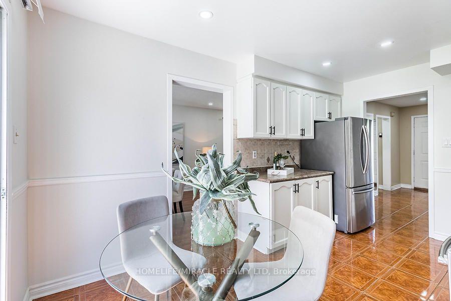 Photo 14 of 21 Tralee Street, Brampton, Heart Lake West — HOMEH