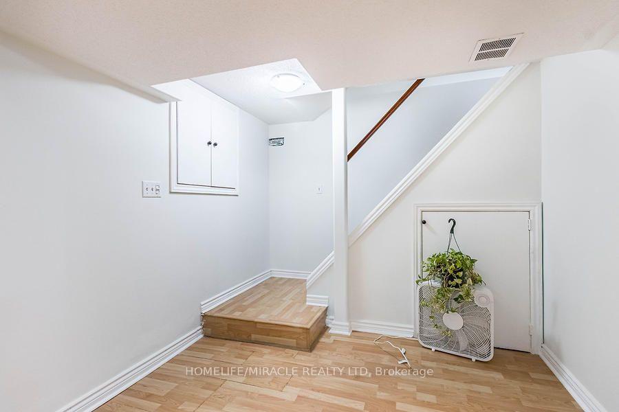 Photo 38 of 21 Tralee Street, Brampton, Heart Lake West — HOMEH