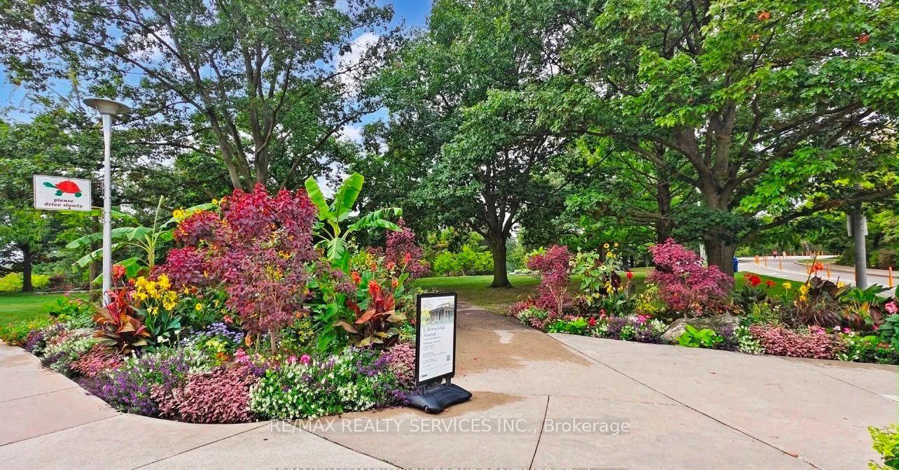 Photo 5 of Unit 1004, 1638 Bloor Street W, Toronto, High Park North — HOMEH