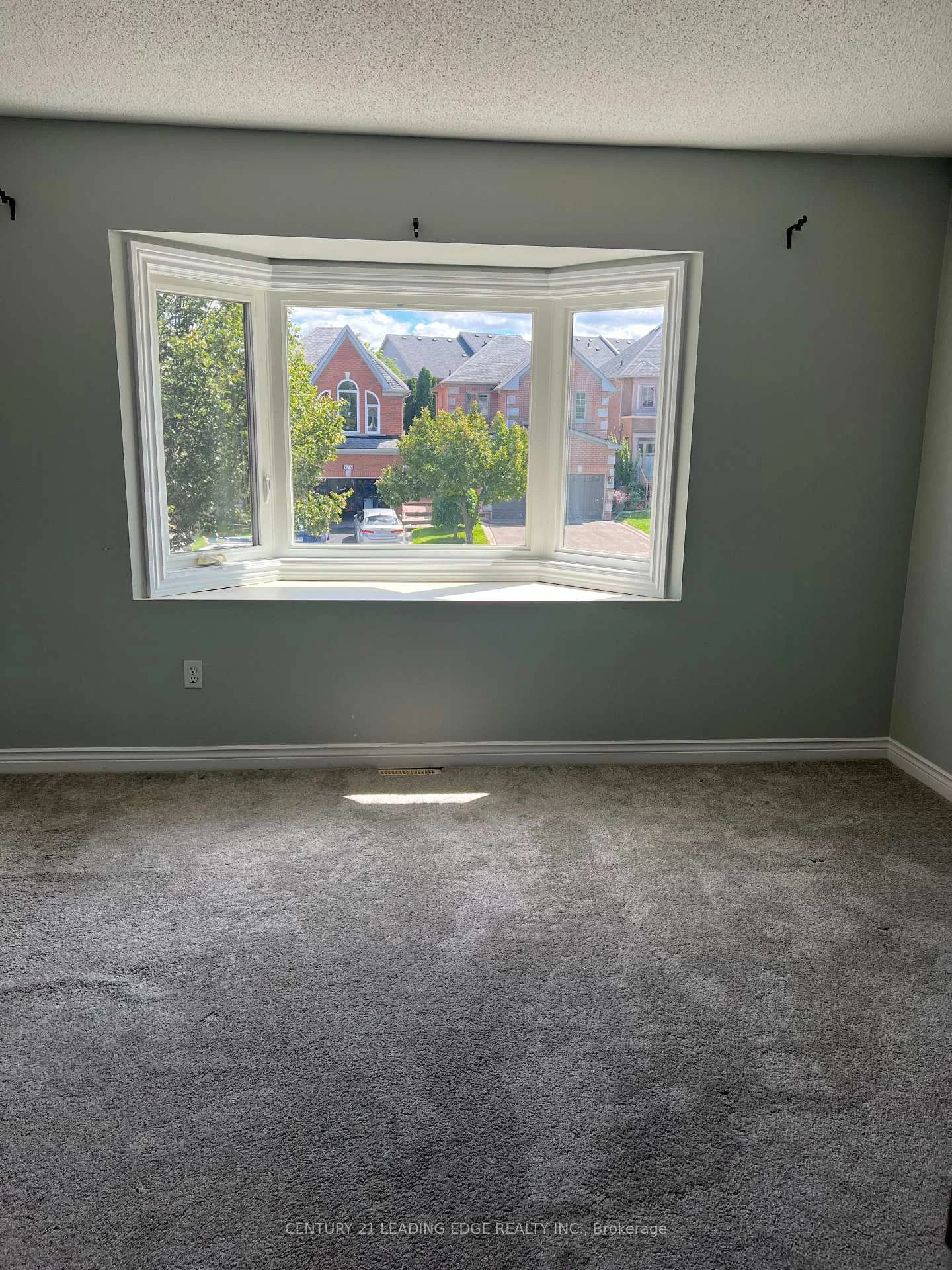 Photo 23 of 180 Stone Road, Aurora, Aurora Grove — HOMEH