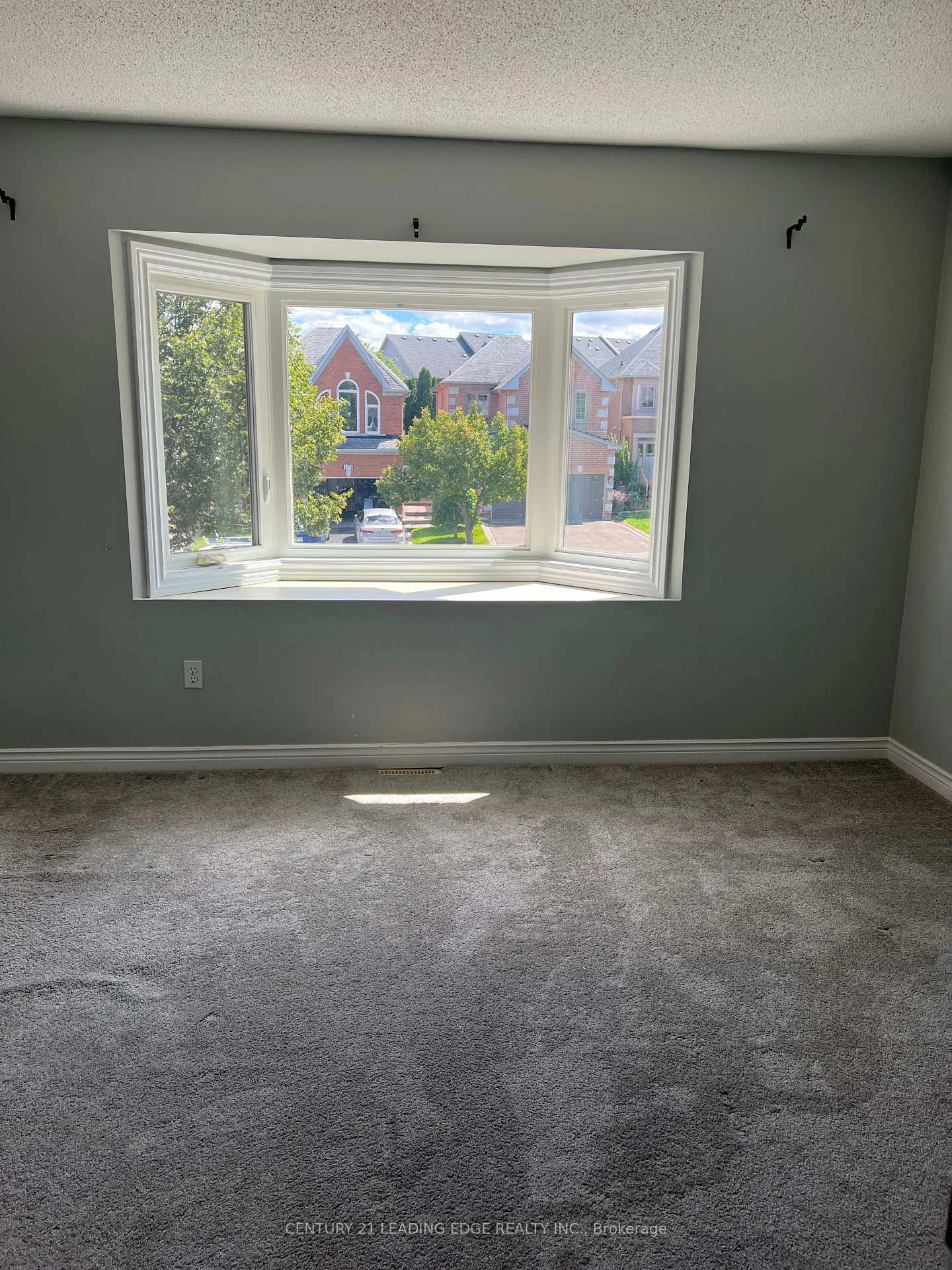 Photo 24 of 180 Stone Road, Aurora, Aurora Grove — HOMEH