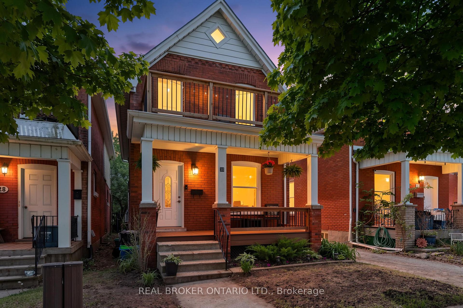 Front of 30 Dundas Street