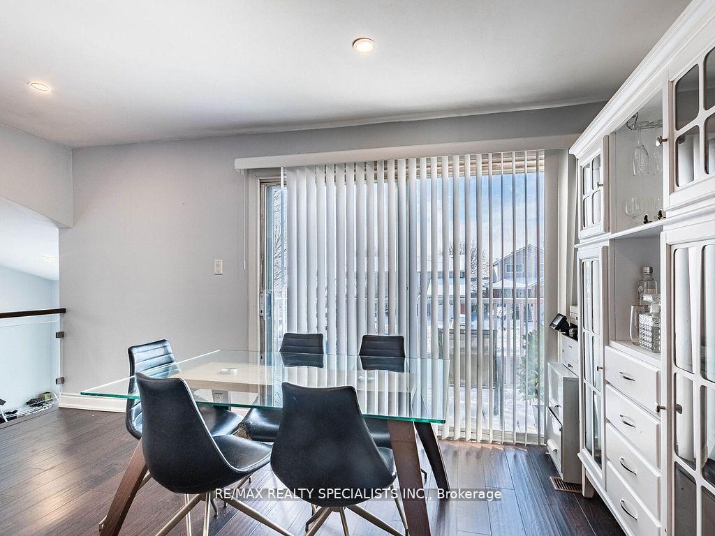 Photo 13 of 18 Ashford Court, Brampton, Brampton North — HOMEH