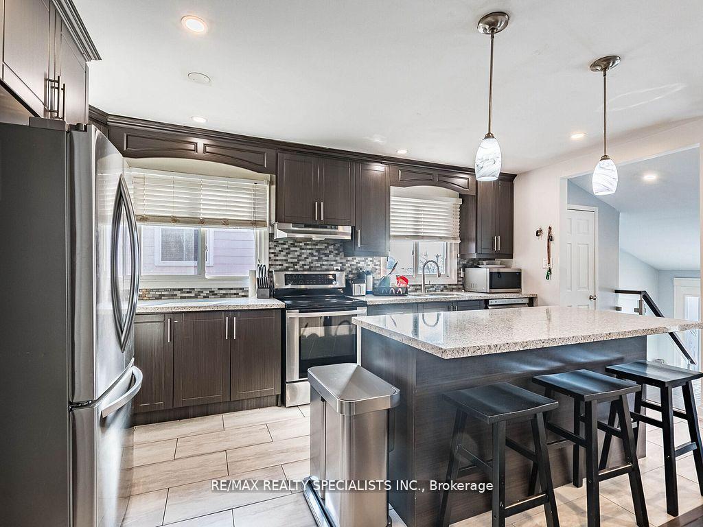 Photo 17 of 18 Ashford Court, Brampton, Brampton North — HOMEH