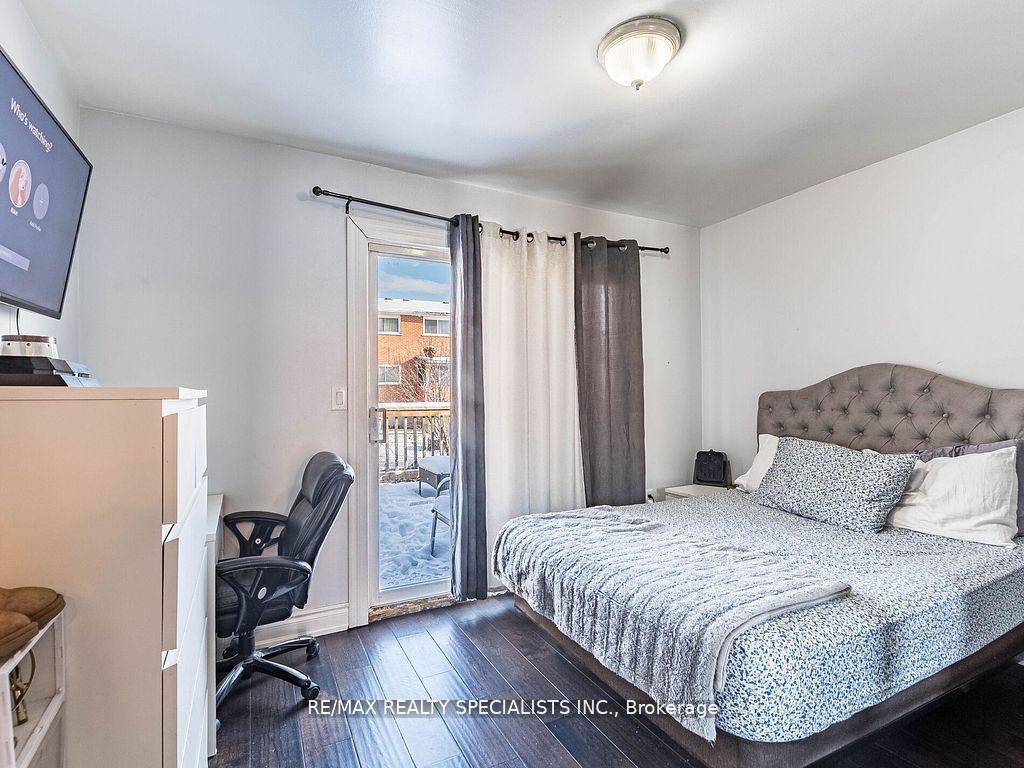 Photo 23 of 18 Ashford Court, Brampton, Brampton North — HOMEH
