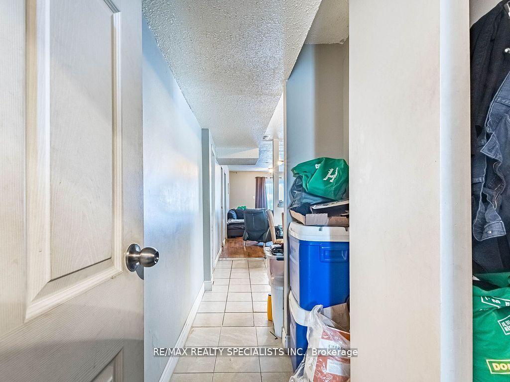 Photo 31 of 18 Ashford Court, Brampton, Brampton North — HOMEH