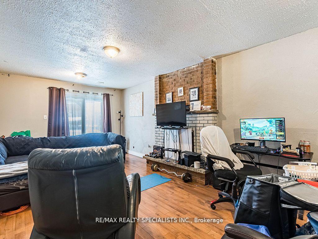 Photo 34 of 18 Ashford Court, Brampton, Brampton North — HOMEH