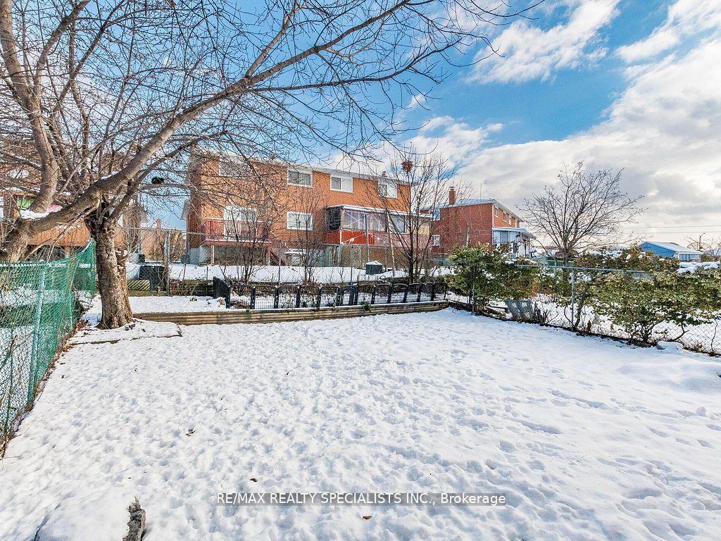 Photo 42 of 18 Ashford Court, Brampton, Brampton North — HOMEH