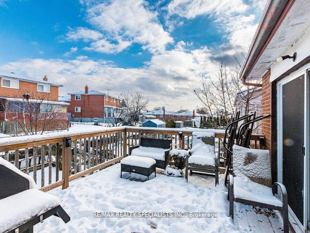 Photo 45 of 18 Ashford Court, Brampton, Brampton North — HOMEH