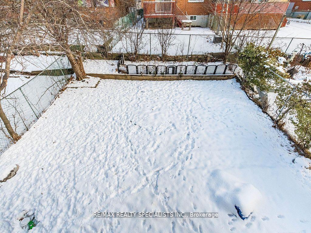 Photo 49 of 18 Ashford Court, Brampton, Brampton North — HOMEH