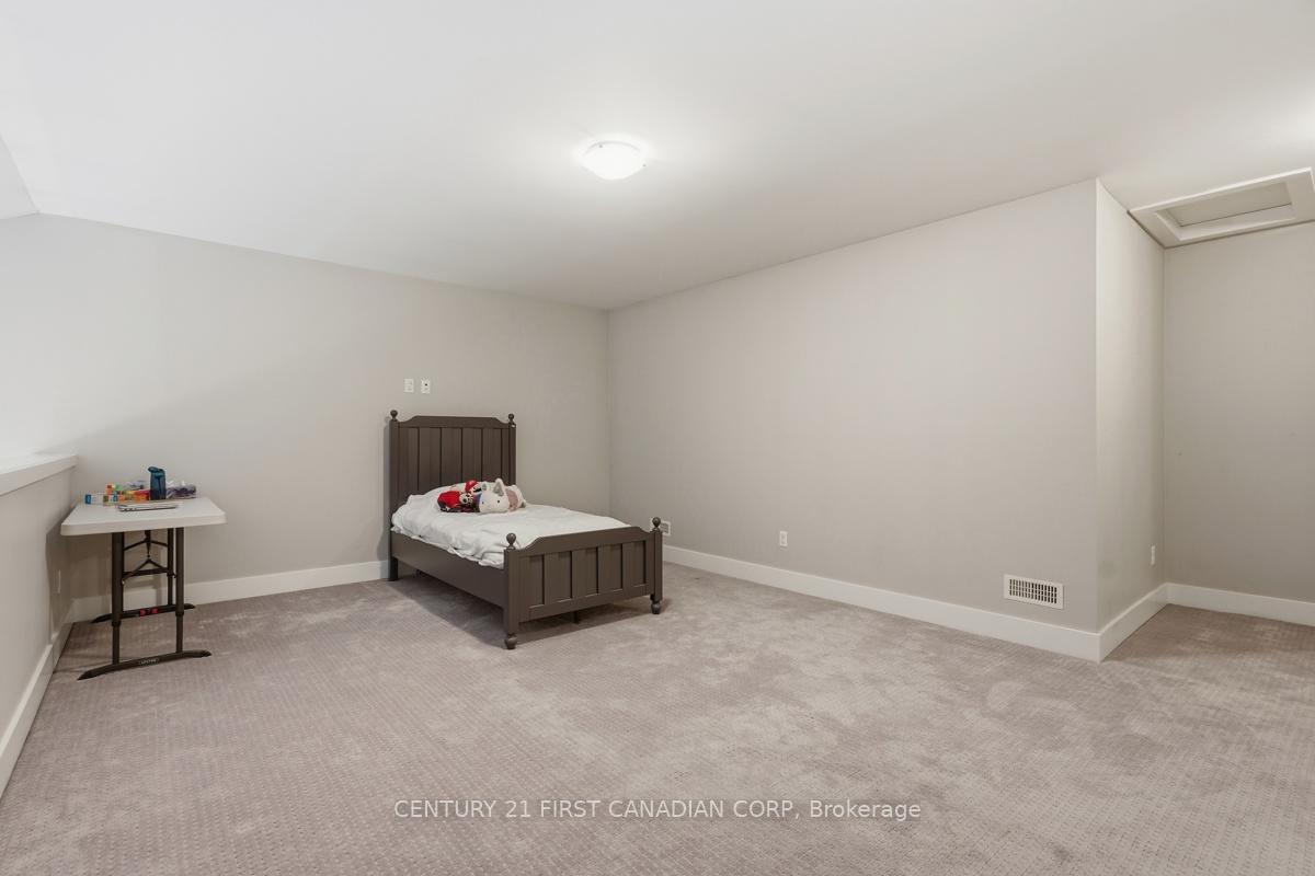 Photo 31 of Unit 4, 2215 Callingham Drive, London, North R — HOMEH