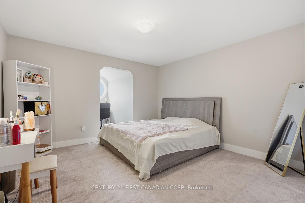 Photo 33 of Unit 4, 2215 Callingham Drive, London, North R — HOMEH
