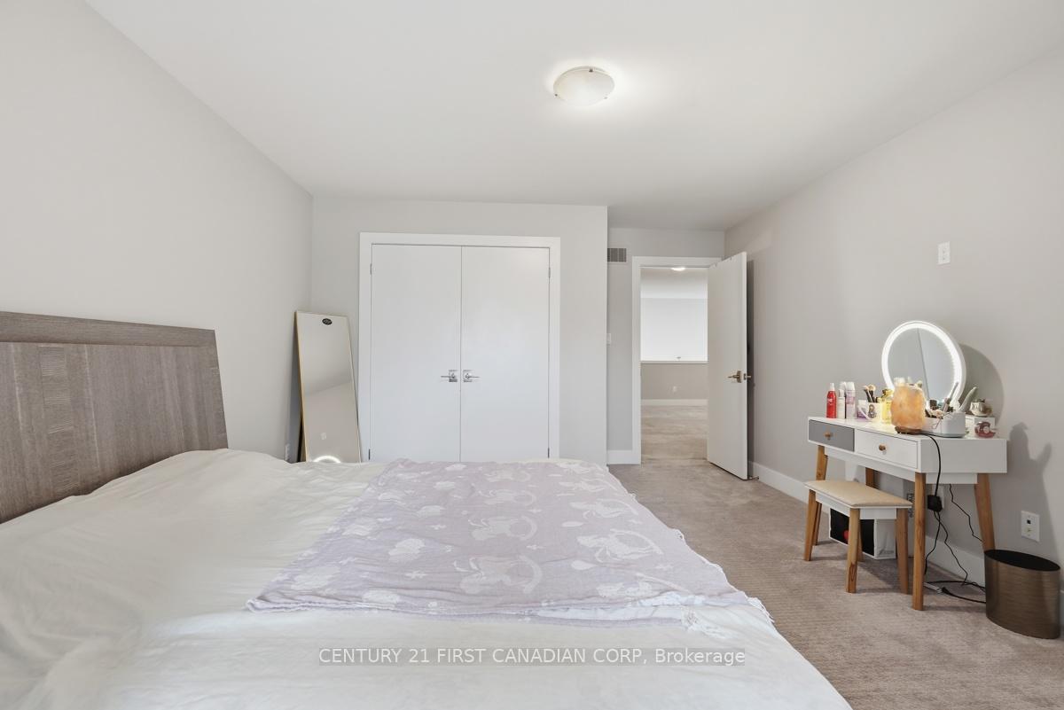 Photo 35 of Unit 4, 2215 Callingham Drive, London, North R — HOMEH
