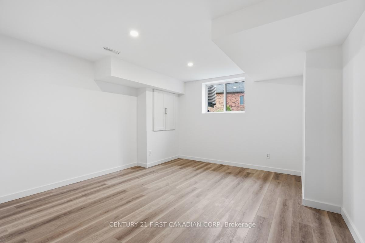Photo 42 of Unit 4, 2215 Callingham Drive, London, North R — HOMEH