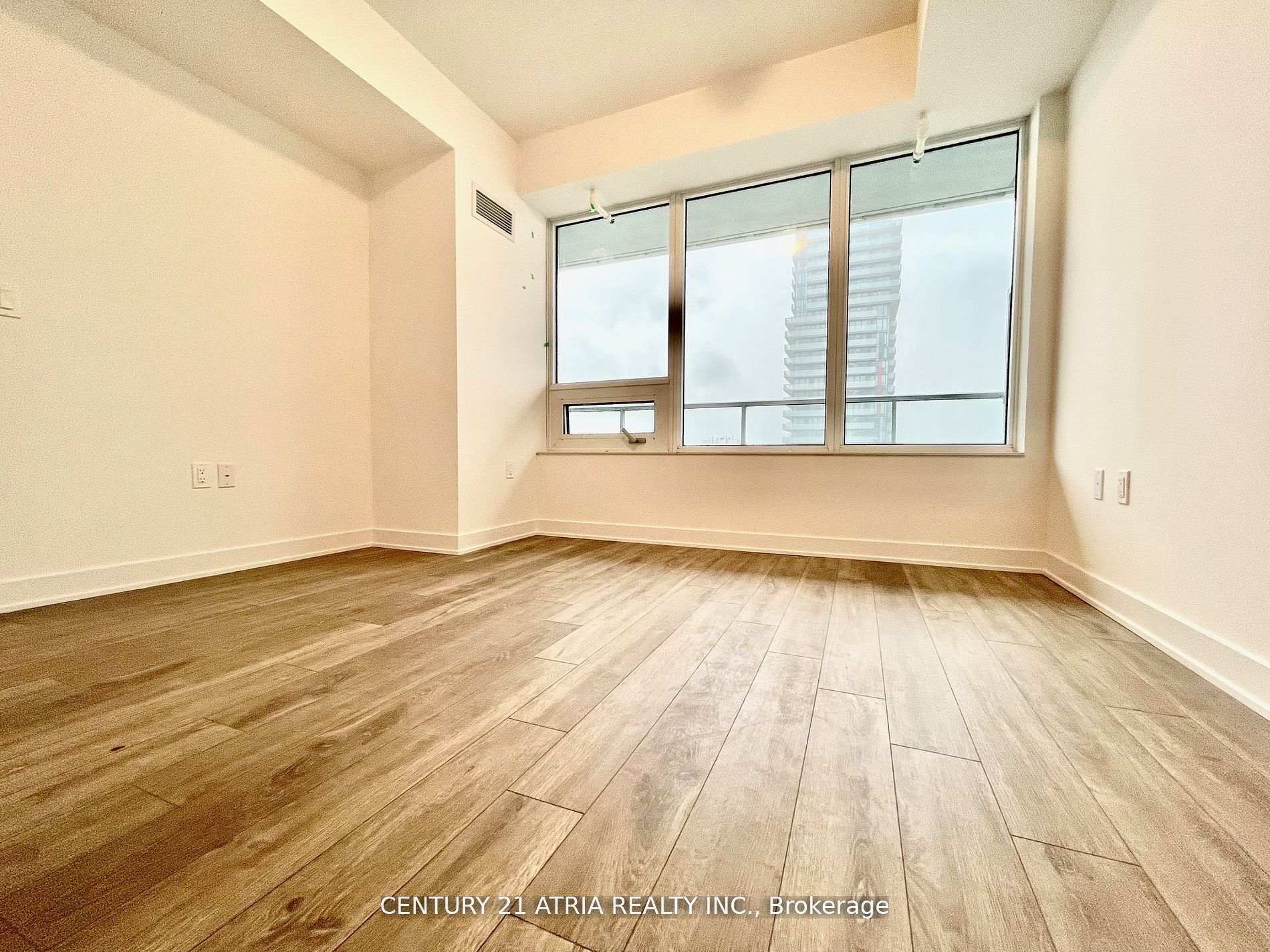 Photo 8 of Unit 2609, 195 Redpath Avenue, Toronto, Mount Pleasant West — HOMEH