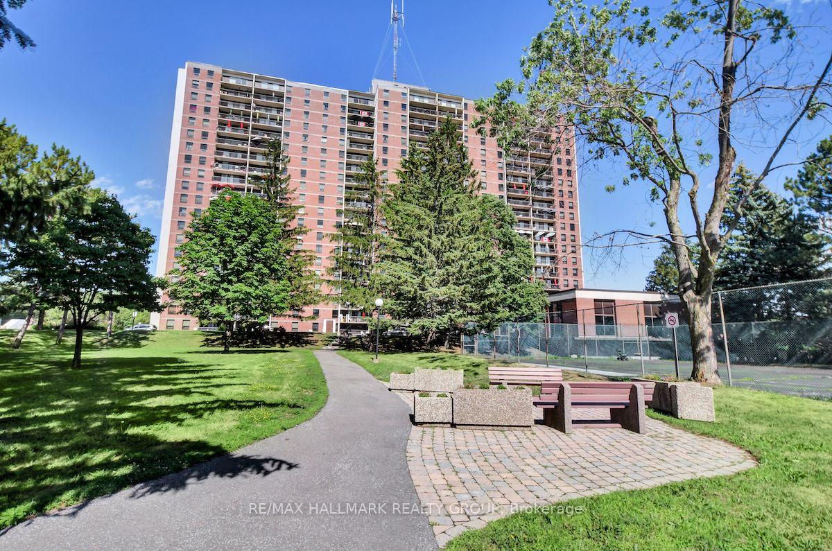 Photo of Unit 1003, 665 Bathgate Drive