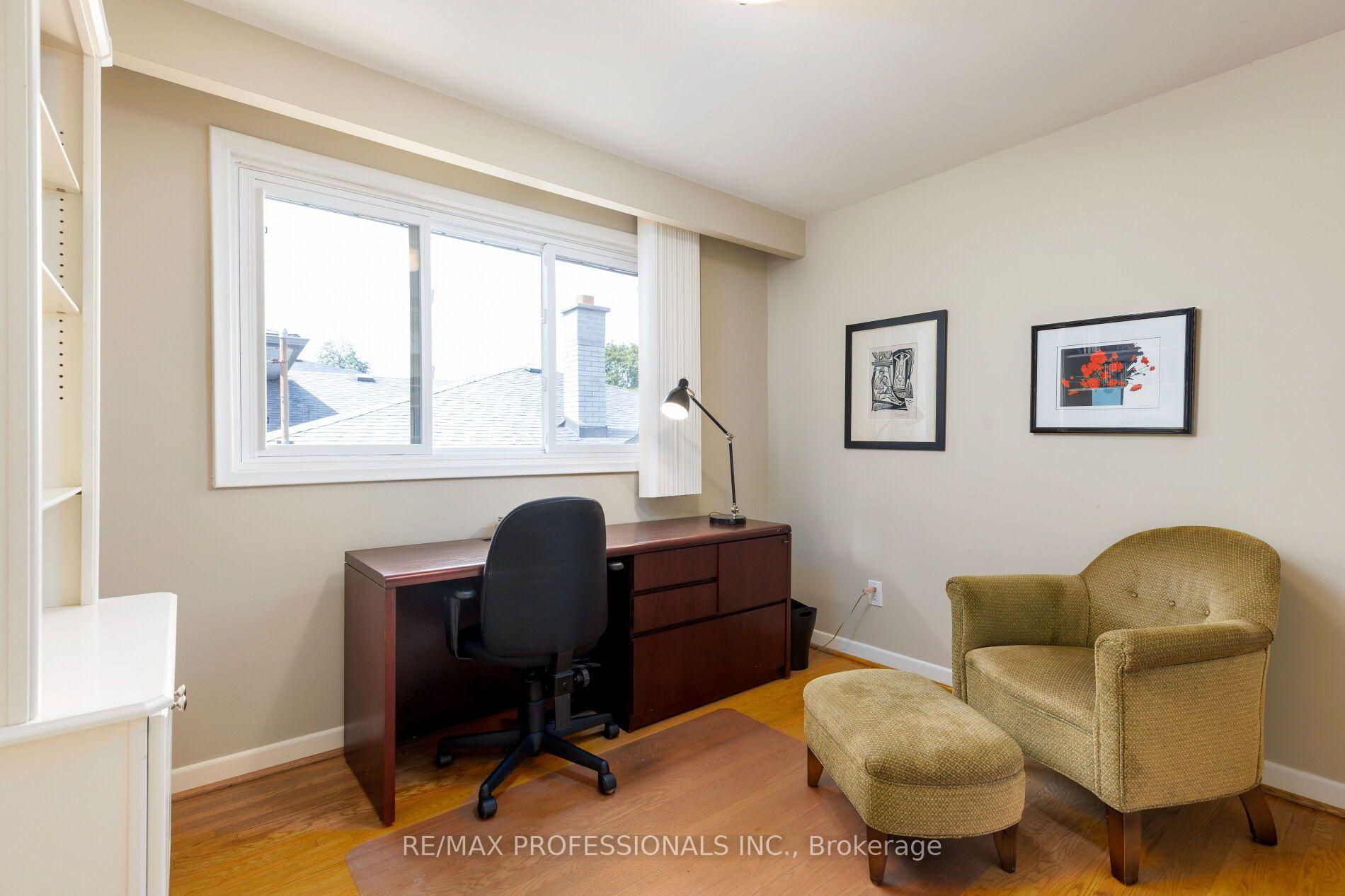 Photo 25 of 36 Thicket Road, Etobicoke, Markland Wood — HOMEH
