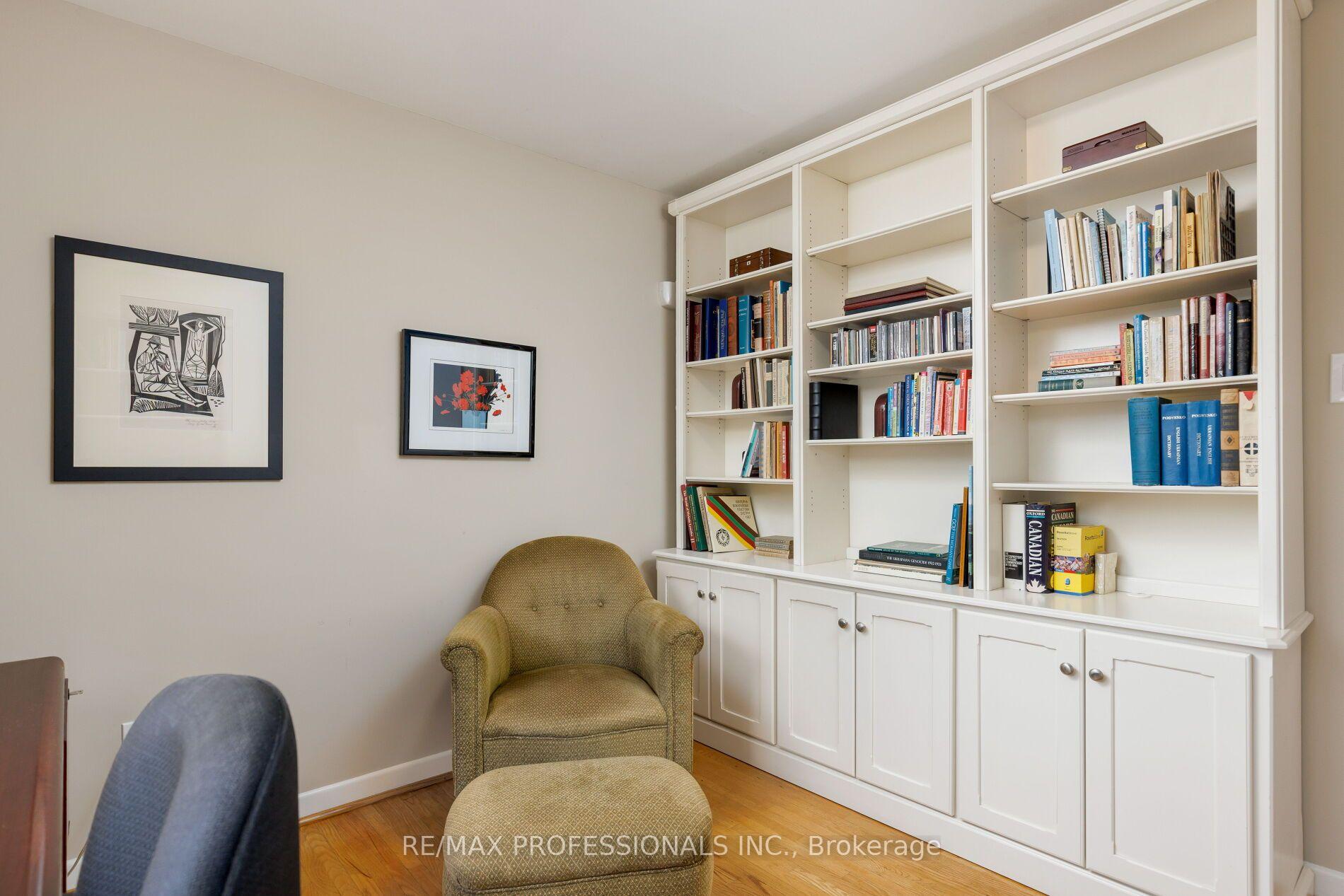 Photo 26 of 36 Thicket Road, Etobicoke, Markland Wood — HOMEH