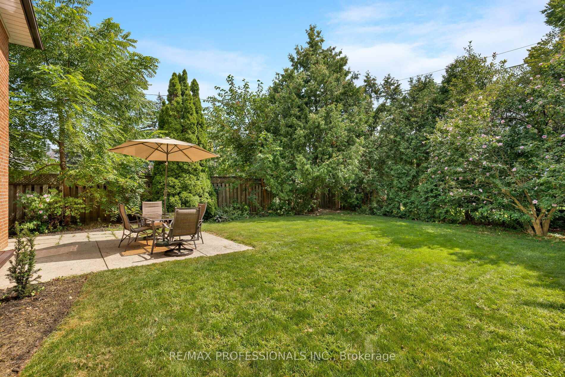 Photo 35 of 36 Thicket Road, Etobicoke, Markland Wood — HOMEH