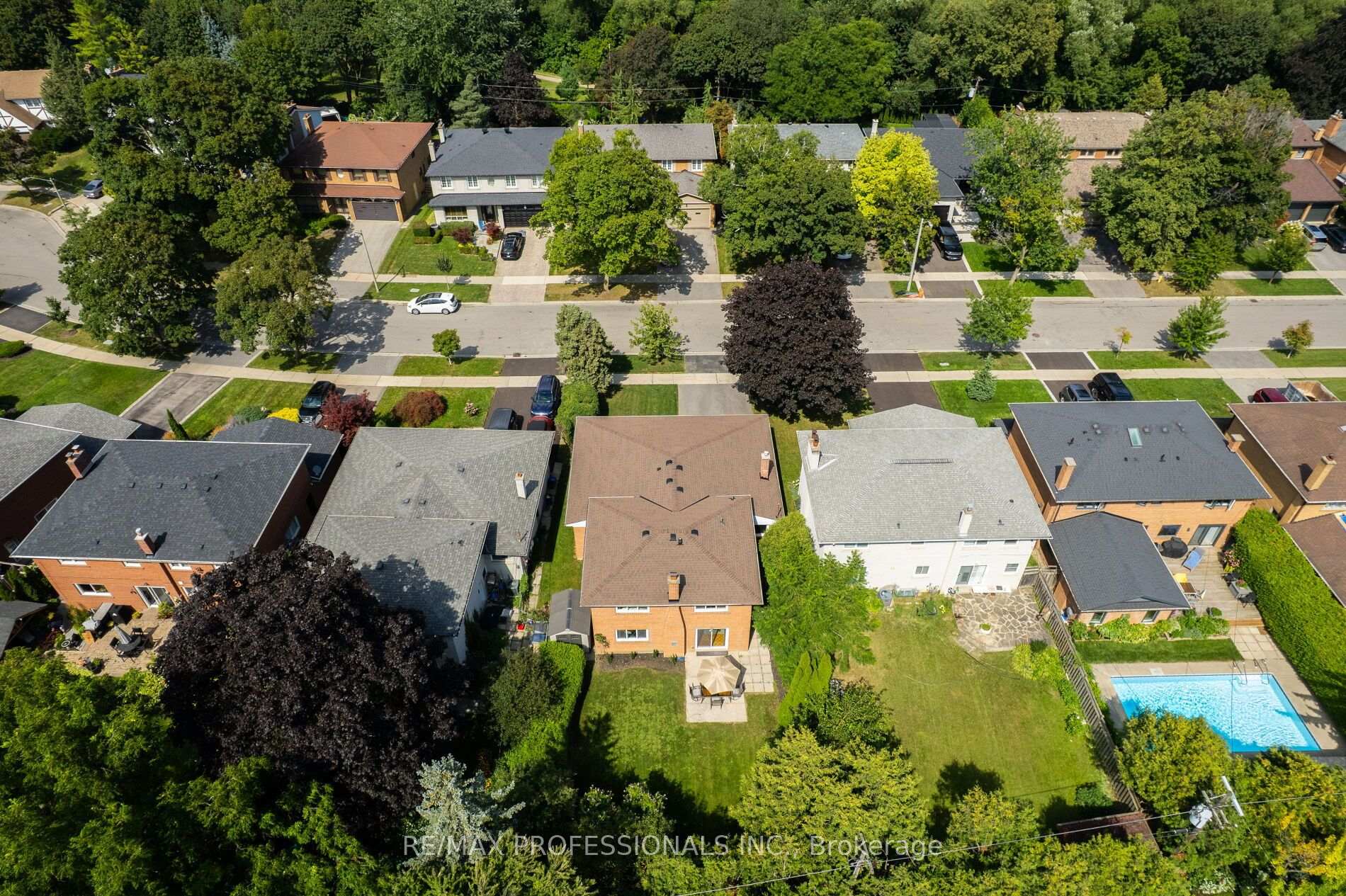 Photo 48 of 36 Thicket Road, Etobicoke, Markland Wood — HOMEH
