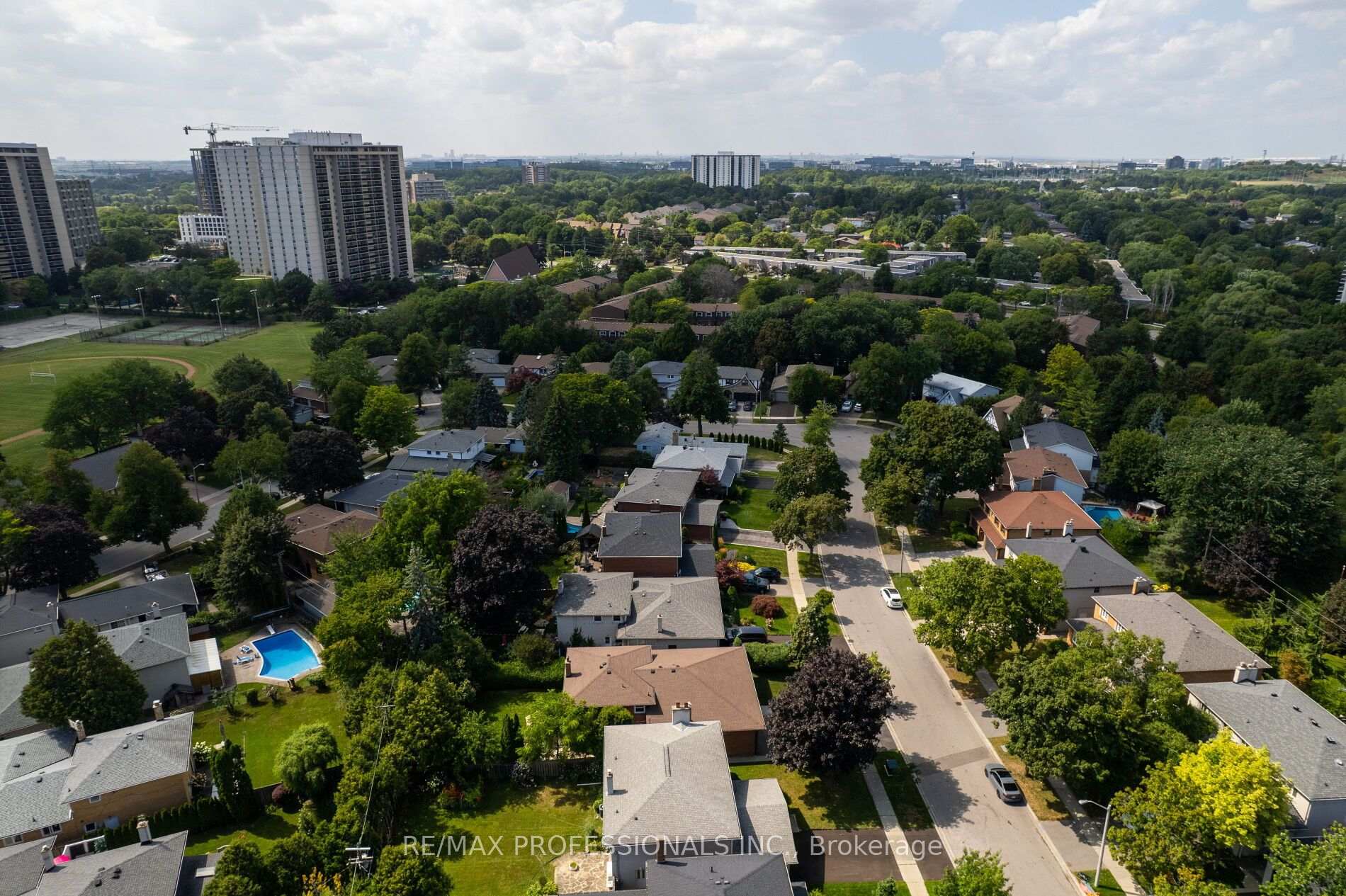 Photo 50 of 36 Thicket Road, Etobicoke, Markland Wood — HOMEH