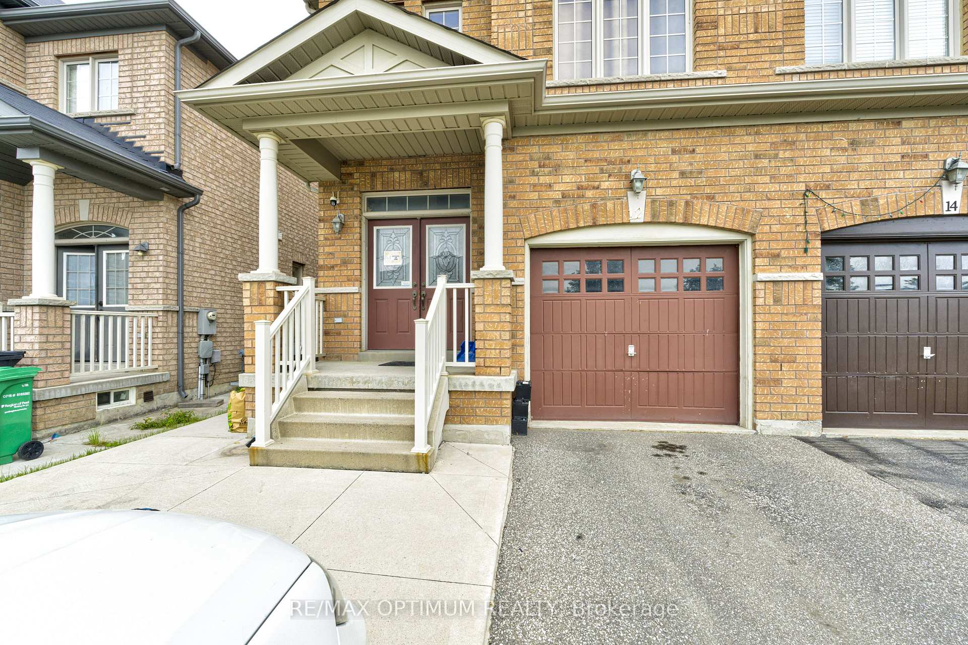 Photo 3 of 12 Franktown Drive, Brampton, Bram East — HOMEH