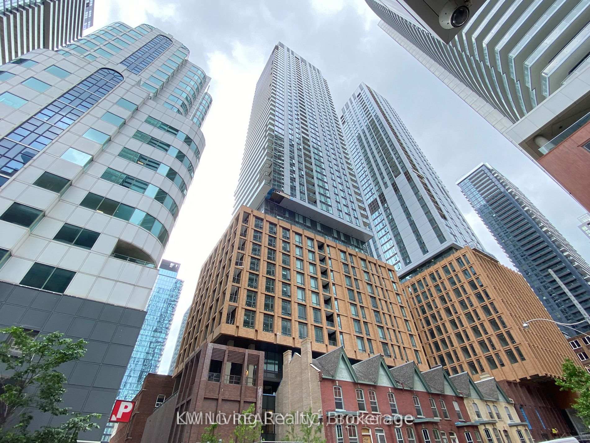Photo 2 of Unit 1801, 8 Widmer Street, Toronto, Waterfront Communities — HOMEH