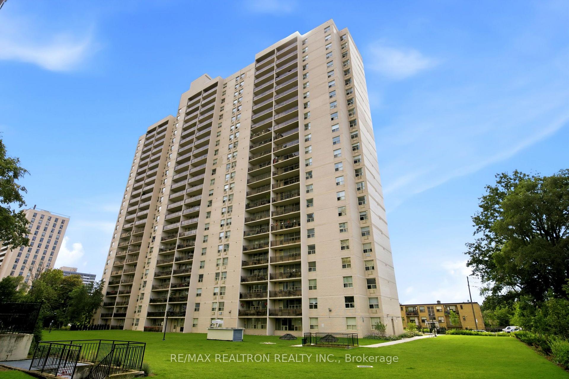 Front of Unit 909, 155 Marlee Avenue