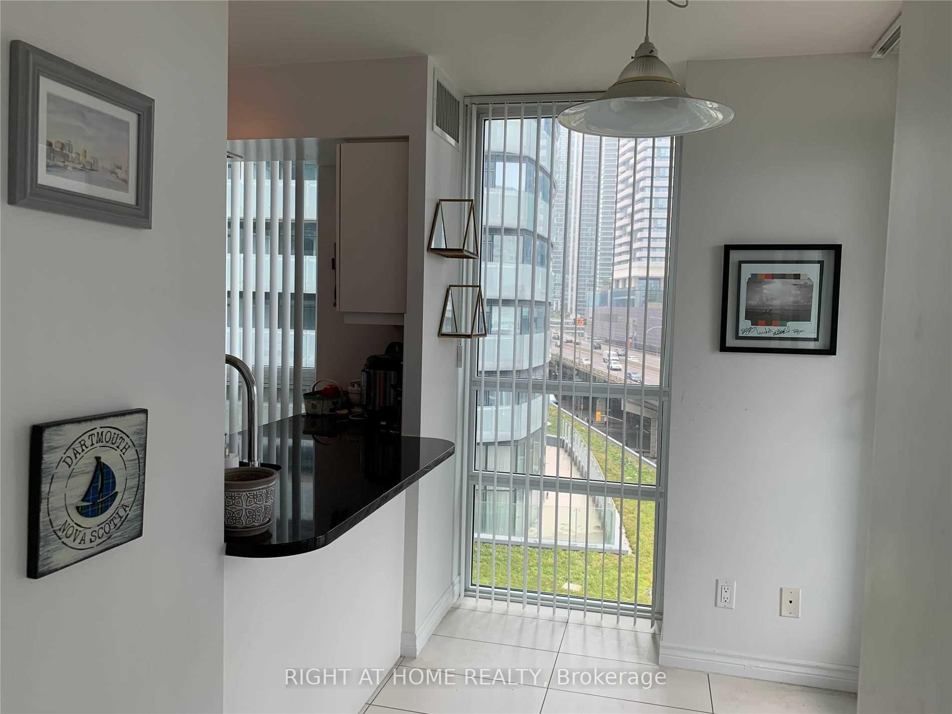Photo 10 of Unit 810, 19 Grand Trunk Crescent, Toronto, Waterfront Communities — HOMEH