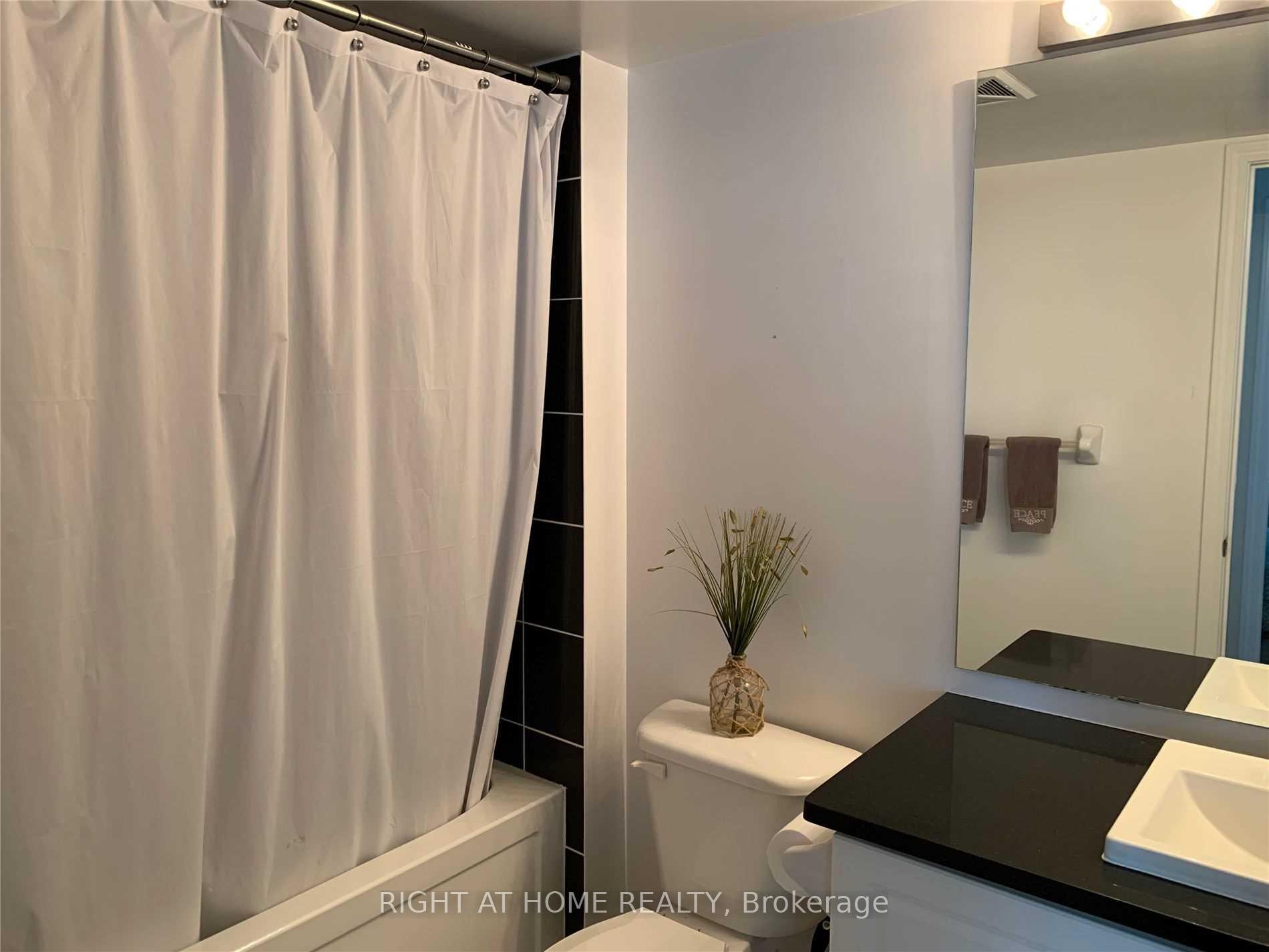 Photo 14 of Unit 810, 19 Grand Trunk Crescent, Toronto, Waterfront Communities — HOMEH