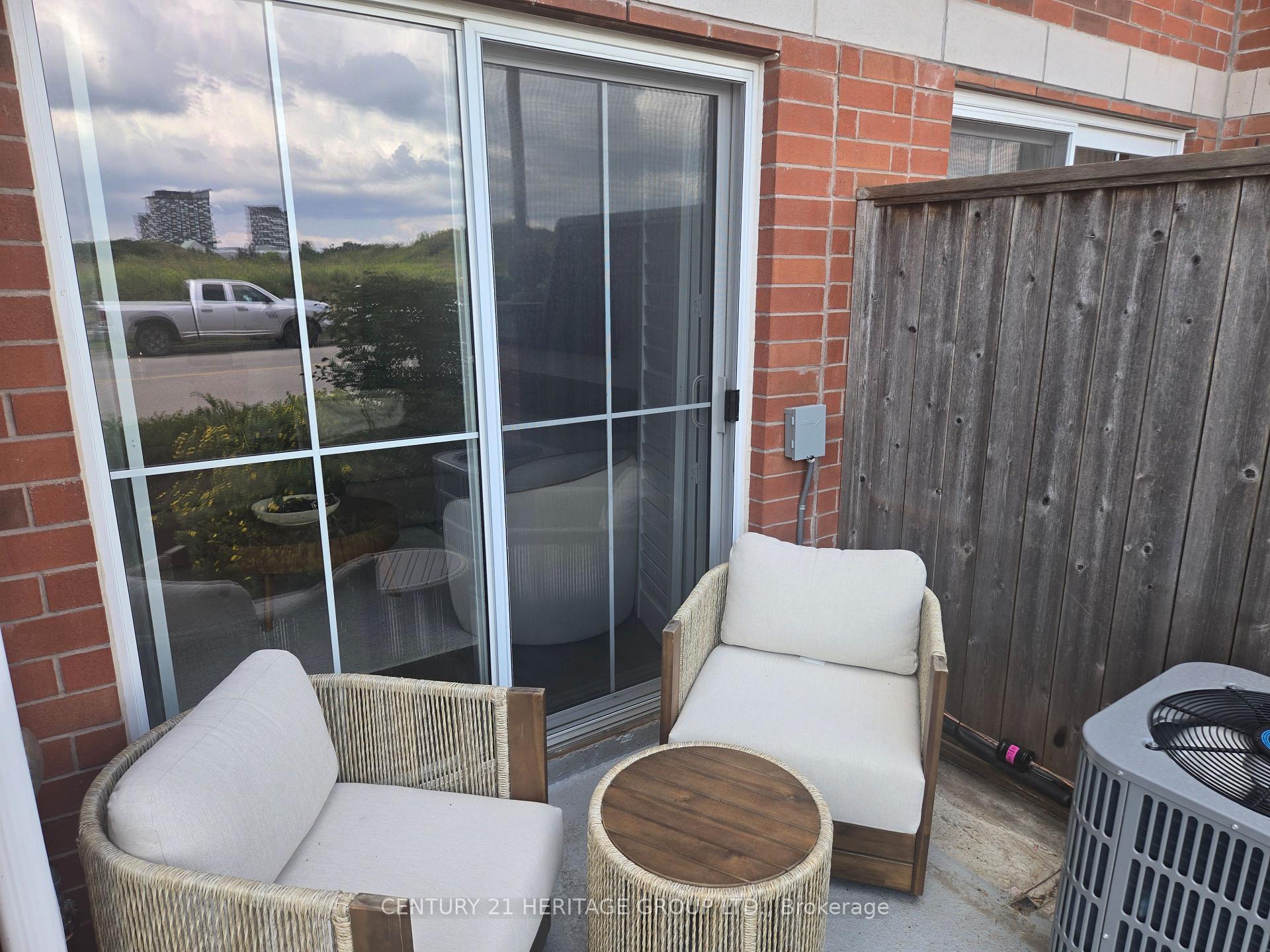 Photo 2 of Unit 3, 2444 Post Road, Oakville, River Oaks — HOMEH