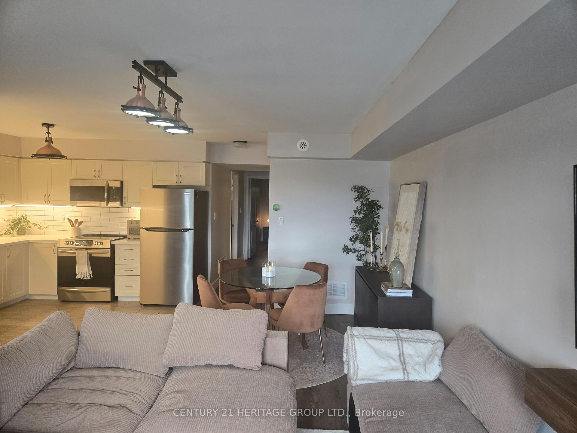 Photo 7 of Unit 3, 2444 Post Road, Oakville, River Oaks — HOMEH