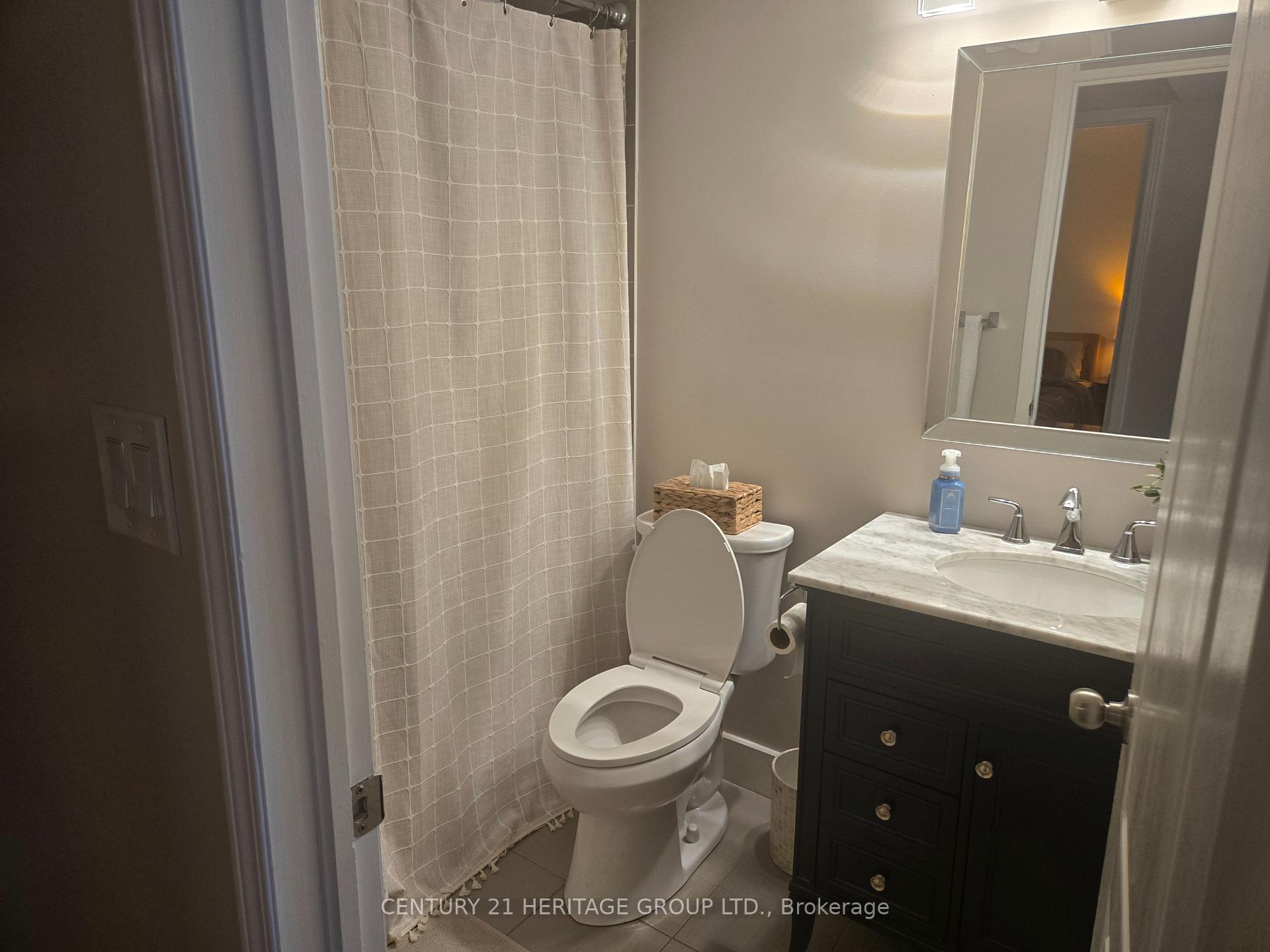 Photo 10 of Unit 3, 2444 Post Road, Oakville, River Oaks — HOMEH