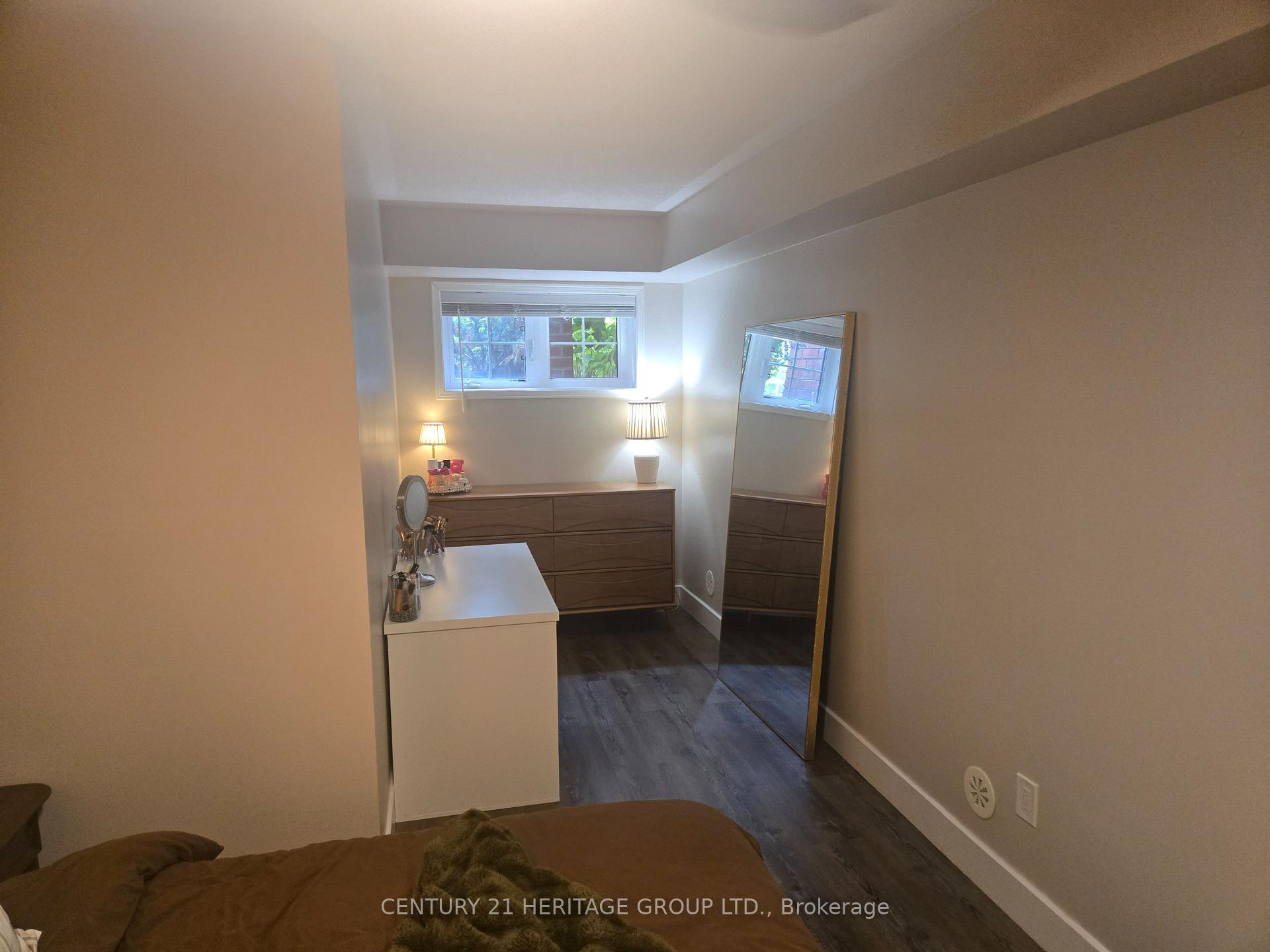 Photo 11 of Unit 3, 2444 Post Road, Oakville, River Oaks — HOMEH