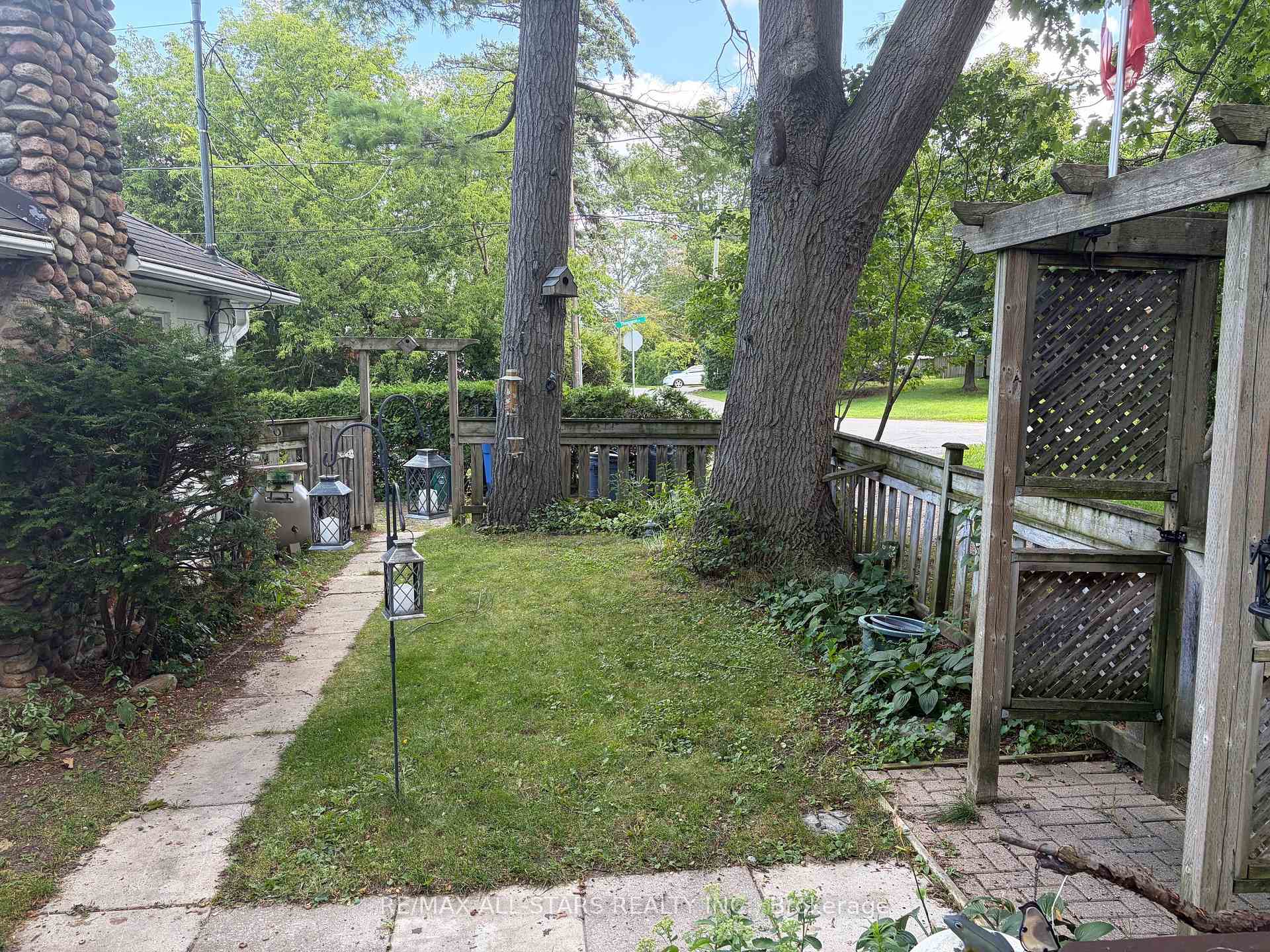 Photo 2 of 22B Thompson Drive, Georgina, Sutton & Jackson's Point — HOMEH