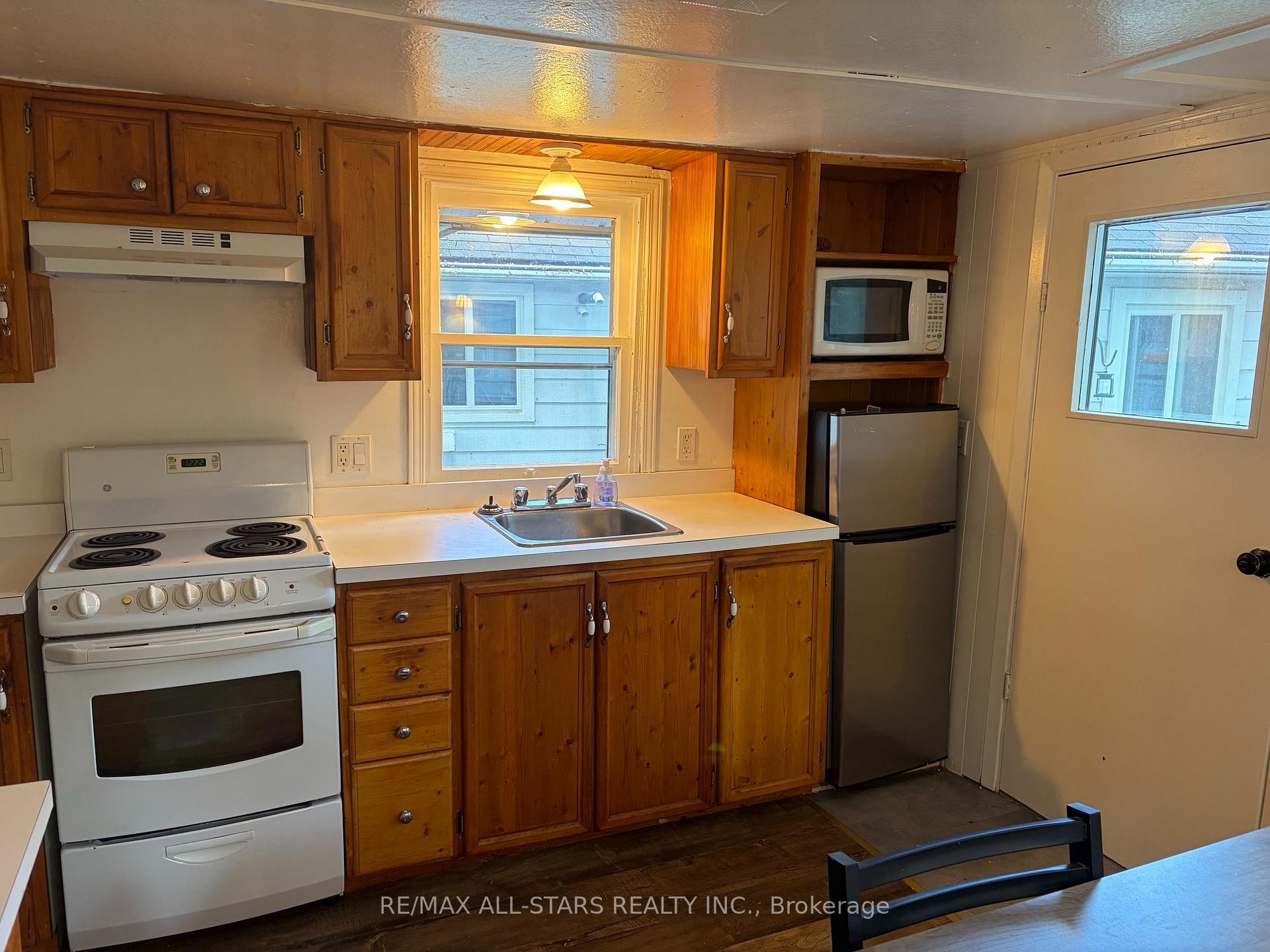 Photo 3 of 22B Thompson Drive, Georgina, Sutton & Jackson's Point — HOMEH