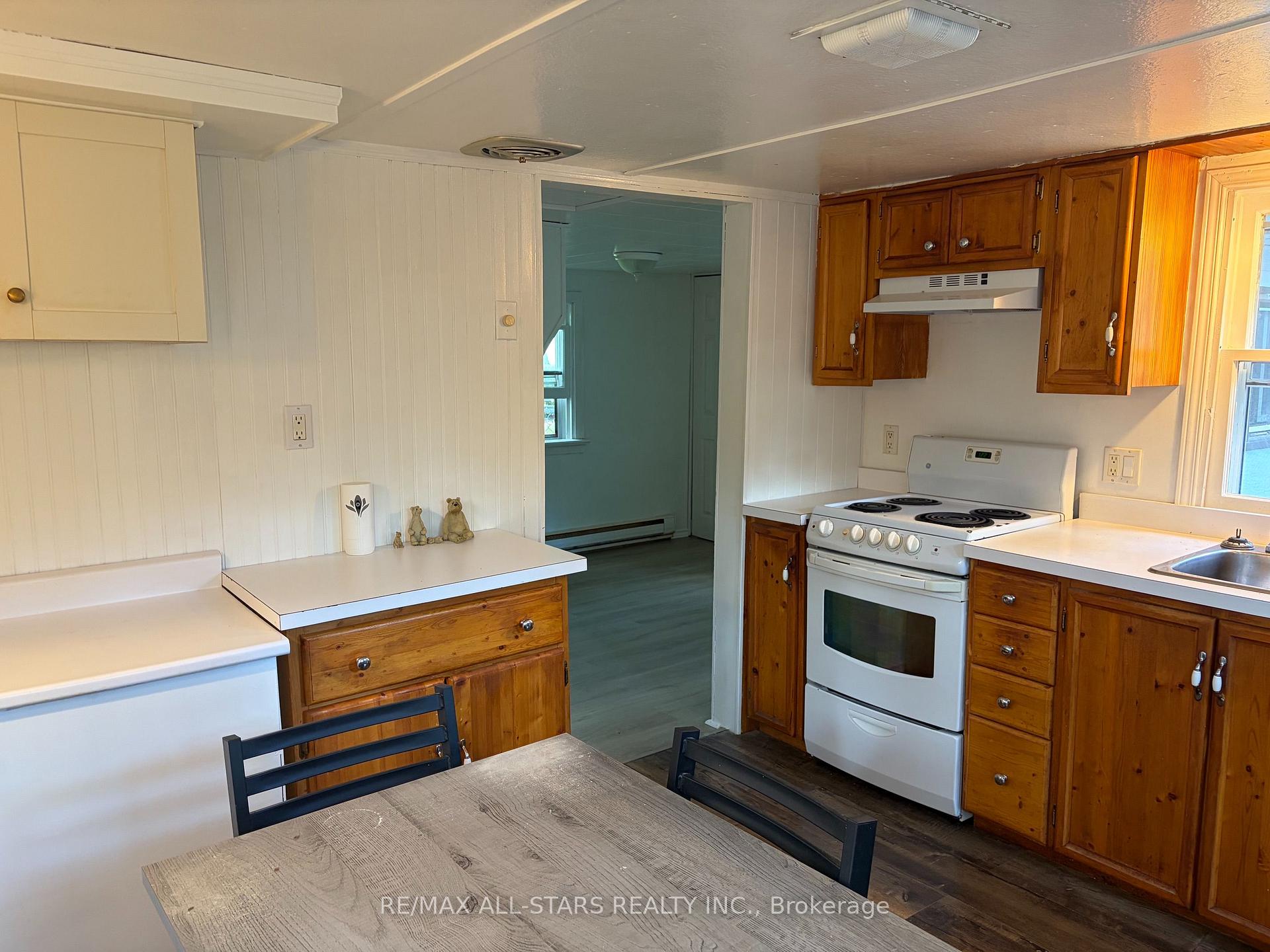 Photo 4 of 22B Thompson Drive, Georgina, Sutton & Jackson's Point — HOMEH