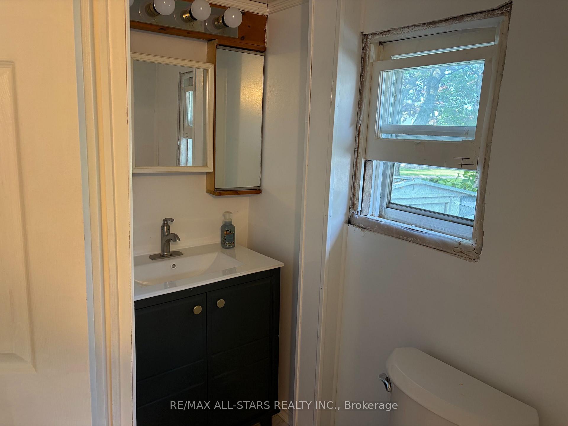 Photo 13 of 22B Thompson Drive, Georgina, Sutton & Jackson's Point — HOMEH