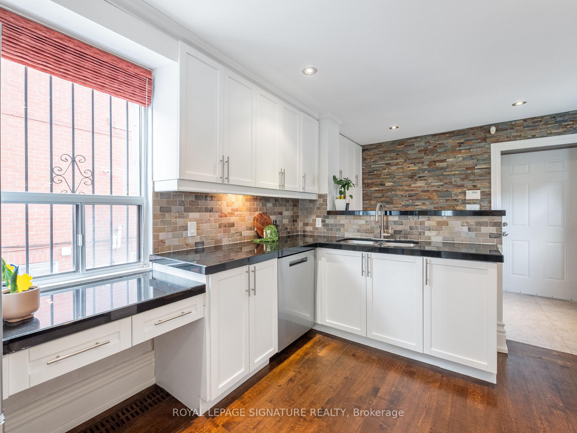 Photo 9 of 4 Whitaker Avenue, Toronto, Niagara — HOMEH