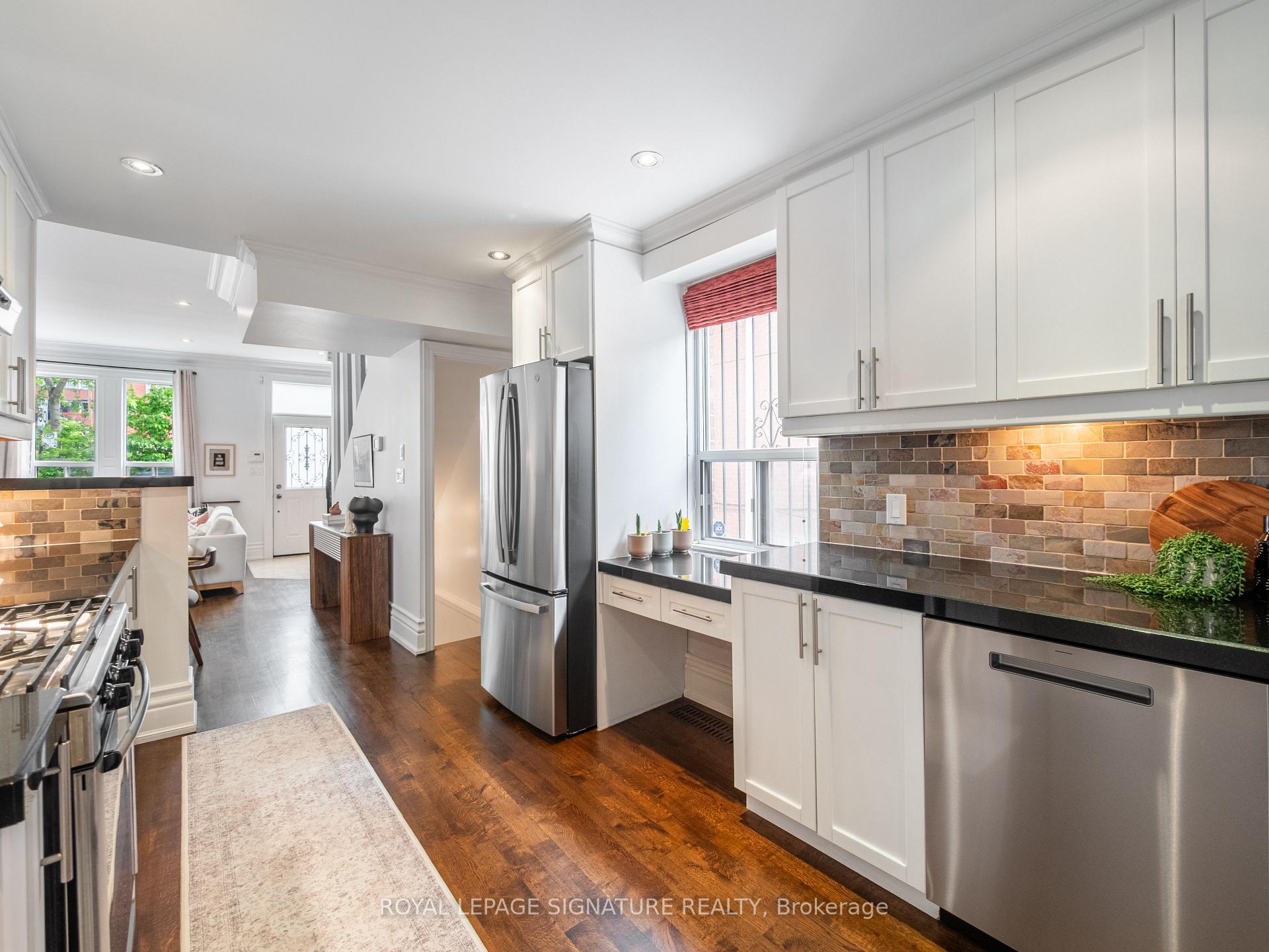 Photo 10 of 4 Whitaker Avenue, Toronto, Niagara — HOMEH